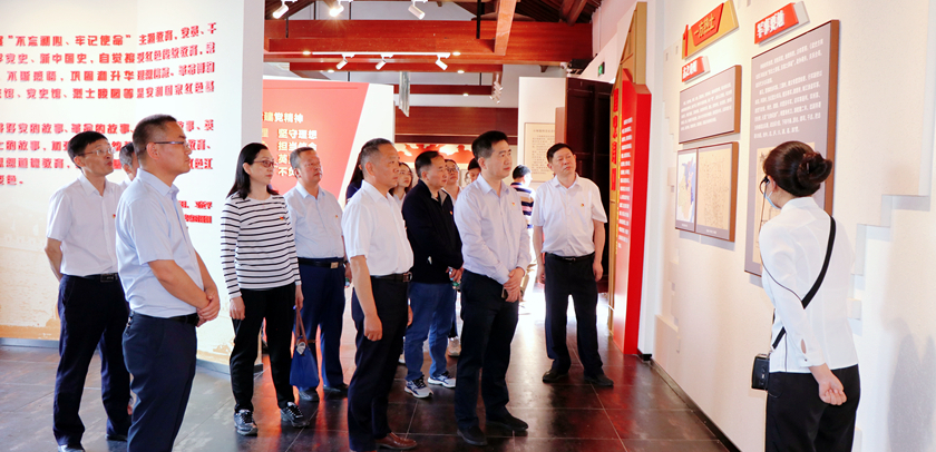 傳承紅色基因，踐行初心使命——合肥高新區(qū)總工會(huì)黨支部與兩淮控股集團(tuán)機(jī)關(guān)黨支部聯(lián)合開(kāi)展主題黨日活動(dòng)